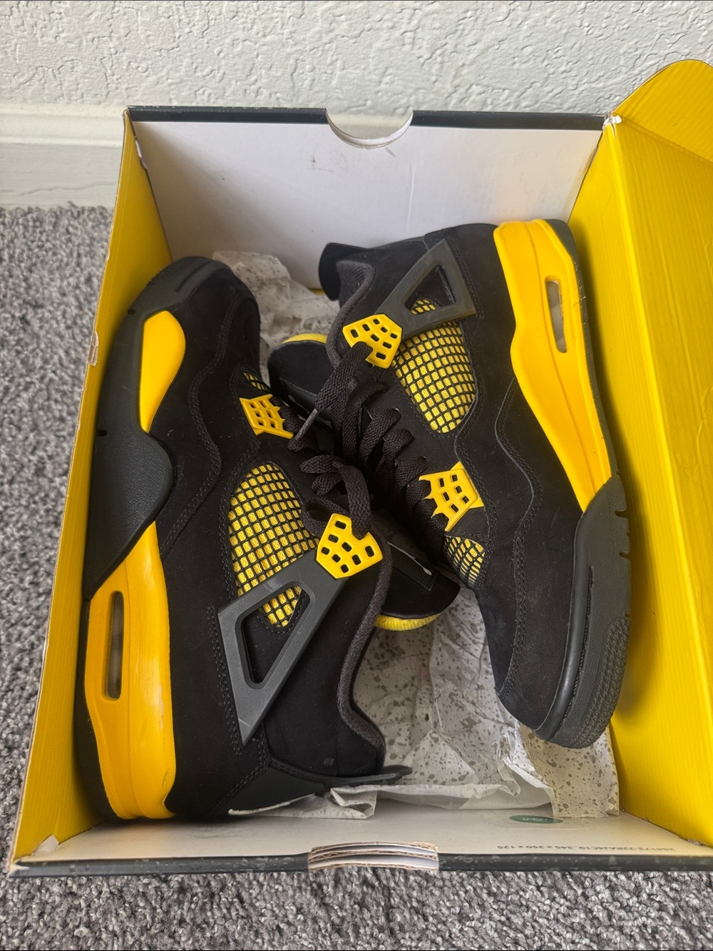 Men Air Jordan Retro 4 Thunder Shoes Size 9.5 - Picture 7 of 8